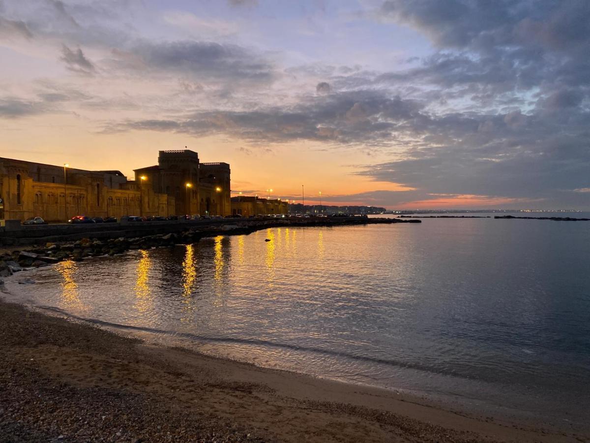La Chicca Sul Mare Villa Бари Екстериор снимка